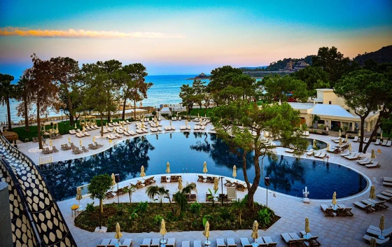 Beach & Pool