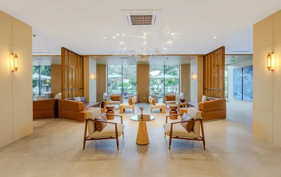 RESTAURANT & BAR